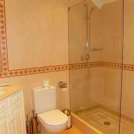 Sleeps 6 Pool Air Con T479943
