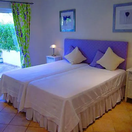 Sleeps 6 Pool Air Con T479943 Villa