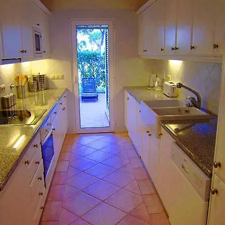 Villa Sleeps 6 Pool Air Con T479943 Vale do Lobo