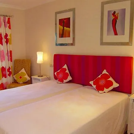 Sleeps 6 Pool Air Con T479943 Vale do Lobo